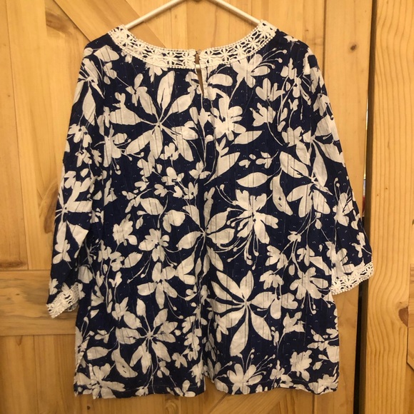 Womens Plus Size Navy and White Floral Tunic Top With Lace Trim size 20W - Picture 2 of 9